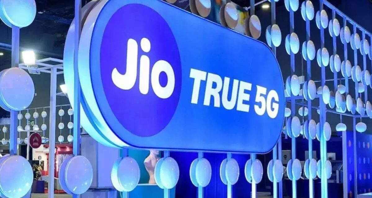 Jio ने 49 कोटी युजर्सचे टेन्शन दूर केले, इंटरनेट एका वर्षासाठी मोफत मिळेल – India TV Hindi